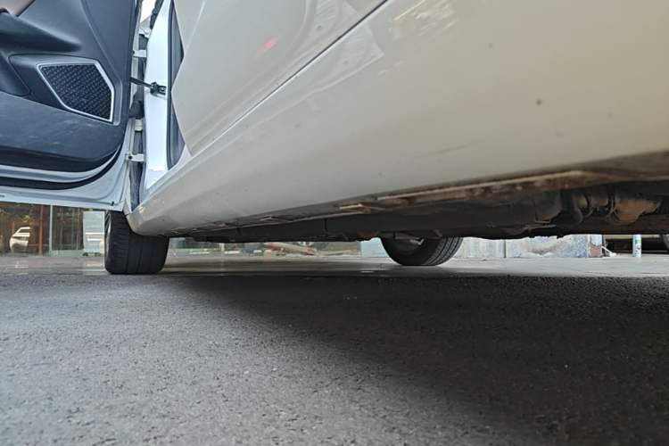 Used Geely Auto Emgrand GL 2019 1.4T CVT Prestige Smart Edition Left Side Sill