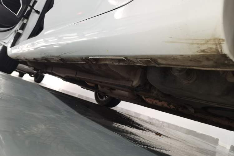 Used Geely Auto Emgrand GL 2019 1.4T CVT Elite Smart Edition Left Side Sill