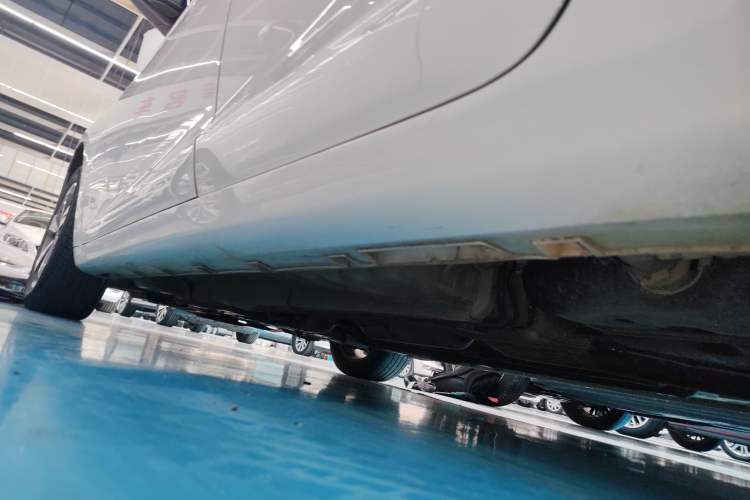 Used Geely Auto Emgrand GL 2019 1.4T CVT Elite Smart Edition Left Side Sill