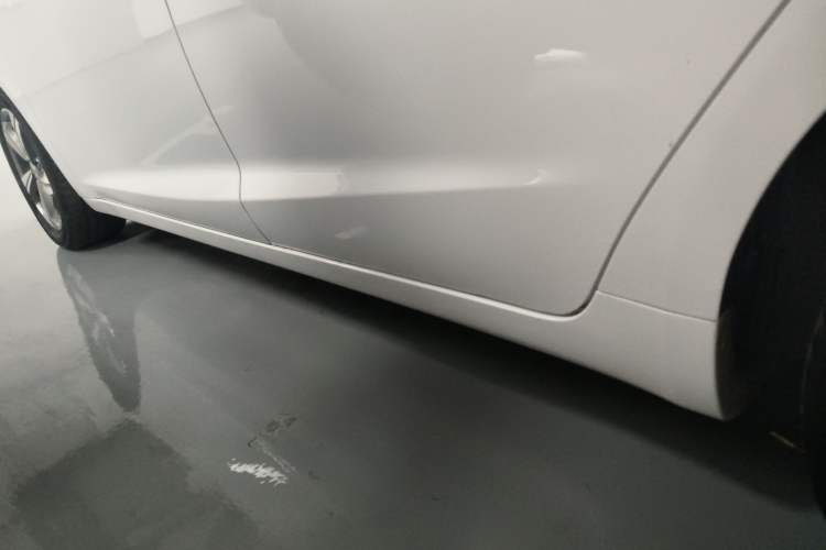 Used Geely Auto Emgrand GL 2019 1.4T CVT Elite Smart Edition Left Side Sill