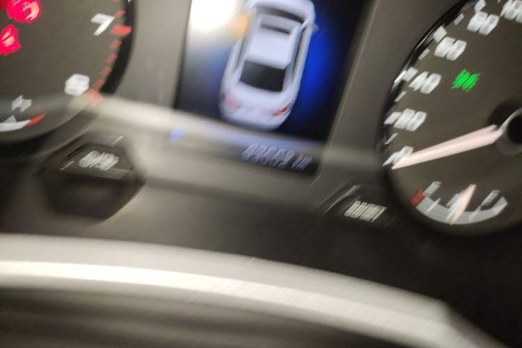 Used Geely Auto Emgrand GL 2019 1.4T CVT Prestige Smart Edition Odometer Close Up