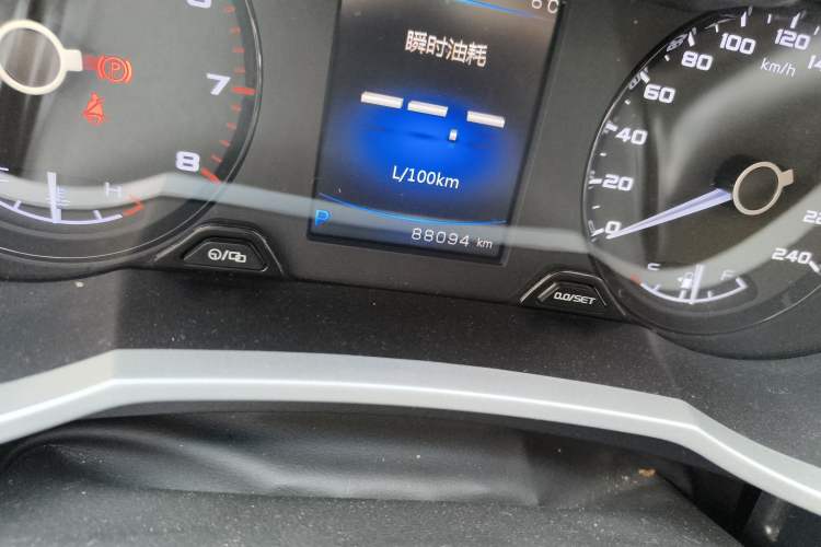 Used Geely Auto Emgrand GL 2019 1.4T CVT Elite Smart Edition Odometer Close Up