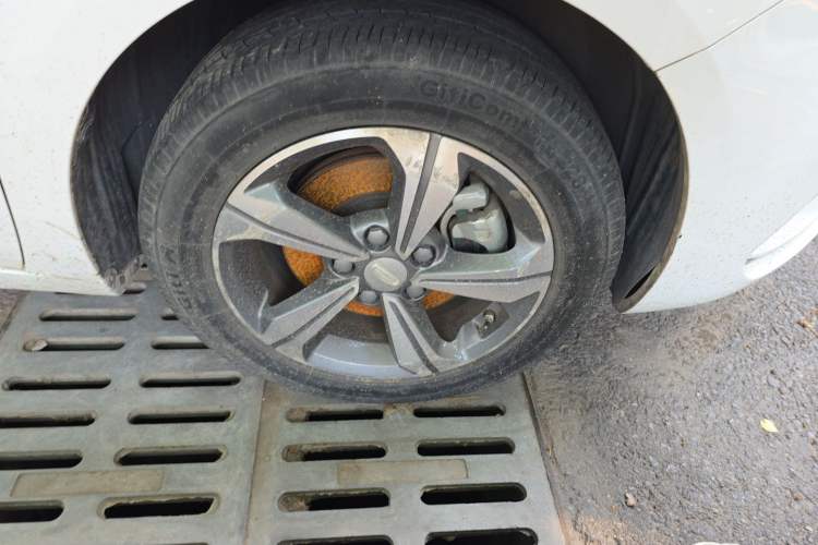 Used Geely Auto Emgrand GL 2019 1.4T CVT Elite Smart Edition Right Front Wheel Hub
