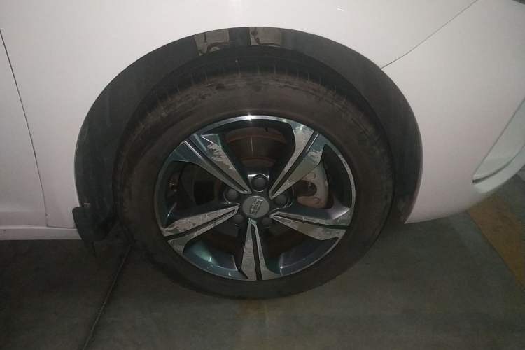 Used Geely Auto Emgrand GL 2019 1.4T CVT Elite Smart Edition Right Front Wheel Hub