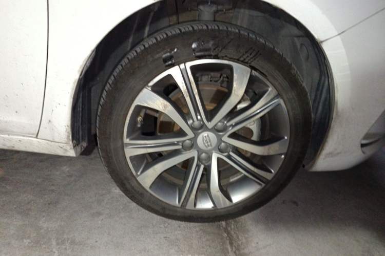 Used Geely Auto Emgrand GL 2019 1.4T CVT Prestige Smart Edition Right Front Wheel Hub