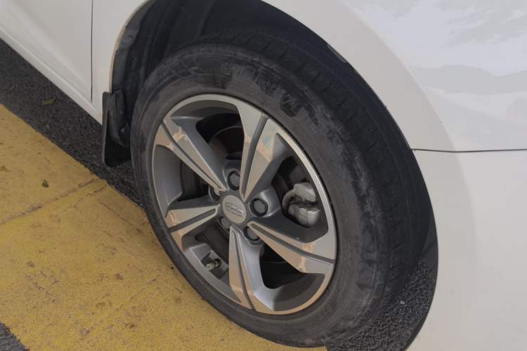 Used Geely Auto Emgrand GL 2019 1.4T CVT Elite Smart Edition Right Front Wheel Hub