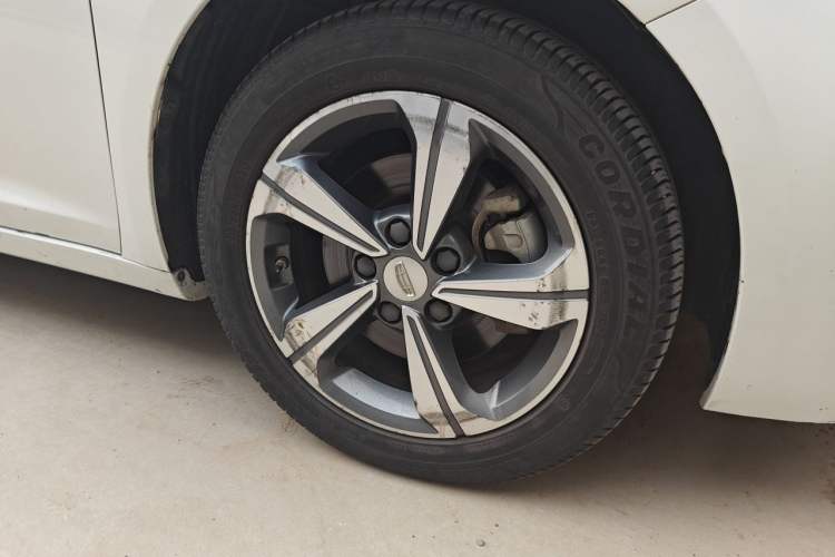 Used Geely Auto Emgrand GL 2019 1.4T CVT Elite Smart Edition Right Front Wheel Hub