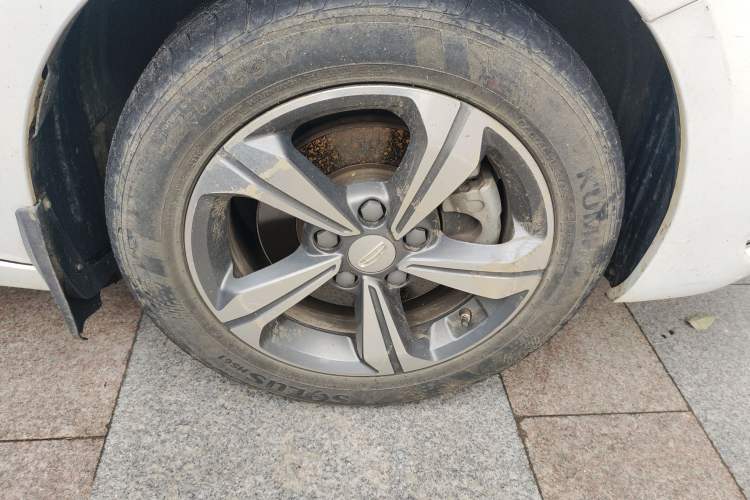 Used Geely Auto Emgrand GL 2019 1.4T CVT Elite Smart Edition Right Front Wheel Hub