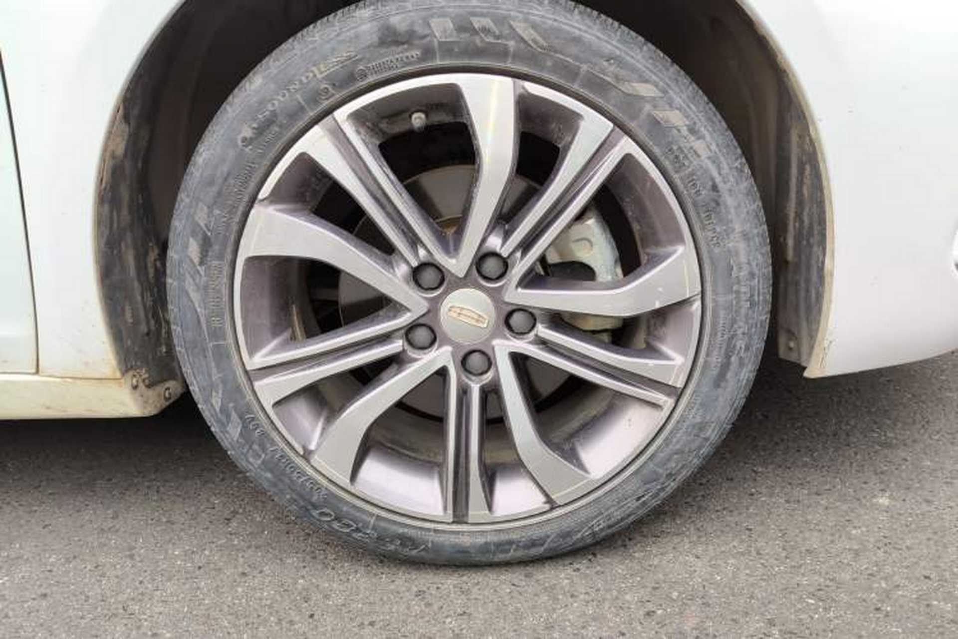 Used Geely Auto Emgrand GL 2019 1.4T CVT Prestige Smart Edition Right Front Wheel Hub