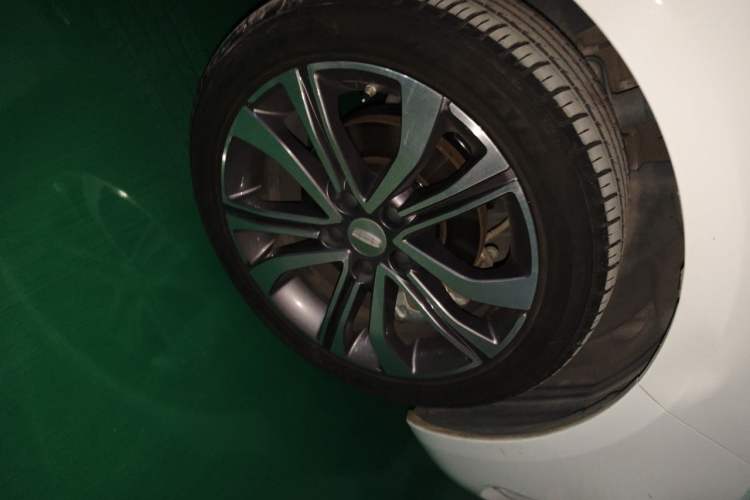 Used Geely Auto Emgrand GL 2019 1.4T CVT Elite Smart Edition Right Front Wheel Hub