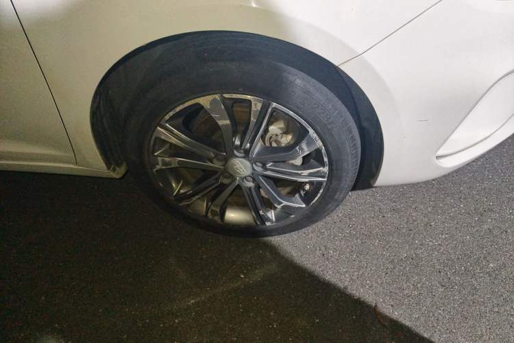 Used Geely Auto Emgrand GL 2019 1.4T CVT Prestige Smart Edition Right Front Wheel Hub