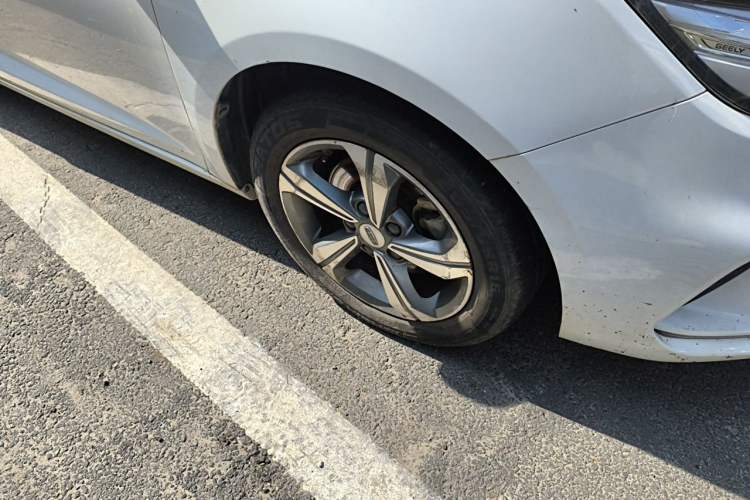Used Geely Auto Emgrand GL 2019 1.4T CVT Elite Smart Edition Right Front Wheel Hub