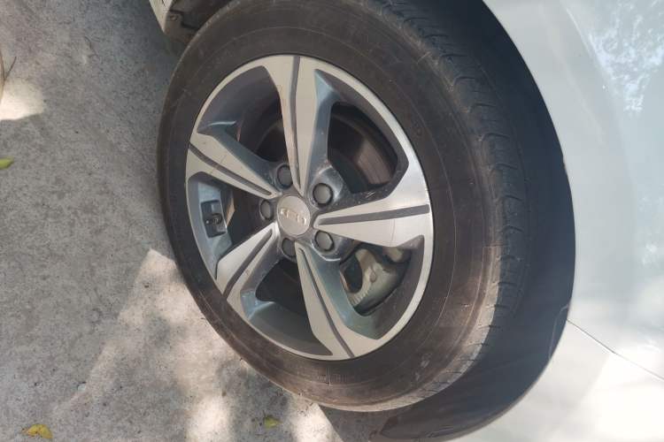 Used Geely Auto Emgrand GL 2019 1.5T DCT Elite Smart Edition Right Front Wheel Hub