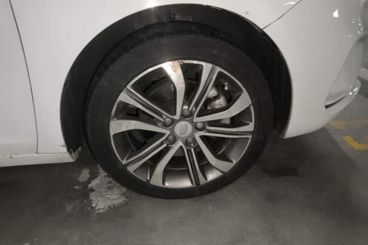 Used Geely Auto Emgrand GL 2019 1.4T CVT Prestige Smart Edition Right Front Wheel Hub