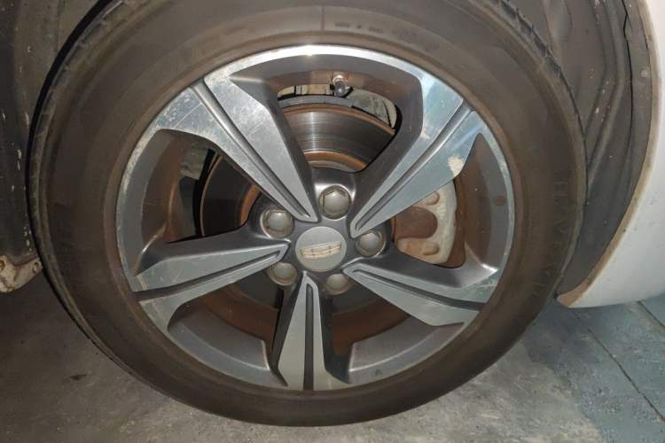 Used Geely Auto Emgrand GL 2019 1.4T CVT Elite Smart Edition Right Front Wheel Hub
