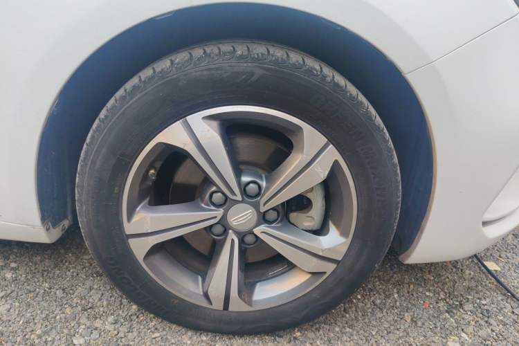 Used Geely Auto Emgrand GL 2019 1.4T CVT Elite Smart Edition Right Front Wheel Hub