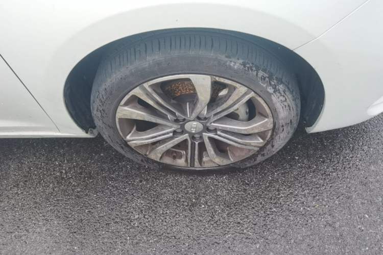 Used Geely Auto Emgrand GL 2019 1.4T CVT Prestige Smart Edition Right Front Wheel Hub