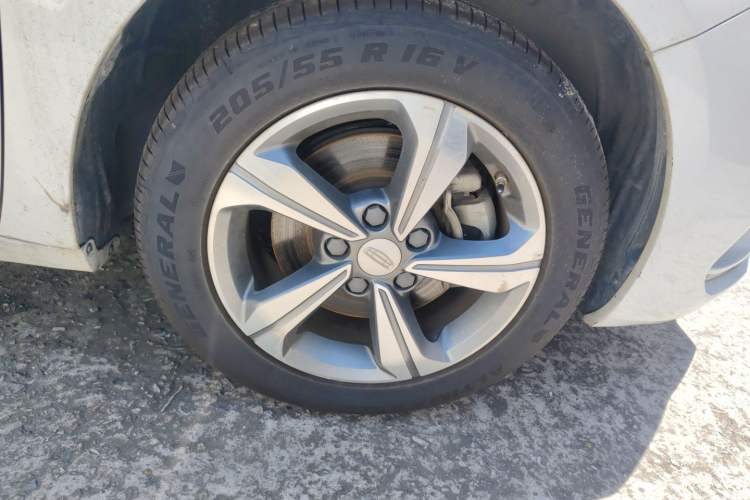 Used Geely Auto Emgrand GL 2019 1.8L Manual Elite Smart Edition Right Front Wheel Hub
