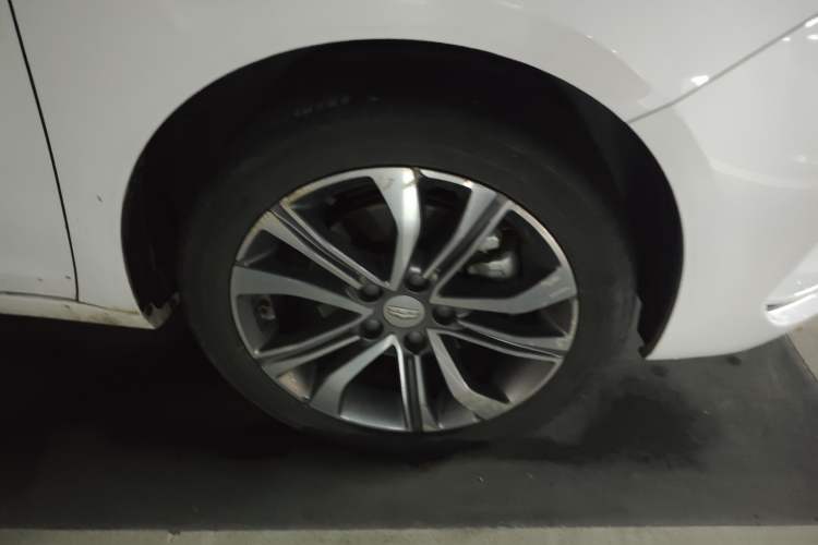 Used Geely Auto Emgrand GL 2019 1.4T CVT Prestige Smart Edition Right Front Wheel Hub