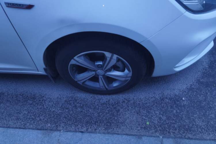 Used Geely Auto Emgrand GL 2019 1.4T CVT Elite Smart Edition Right Front Wheel Hub