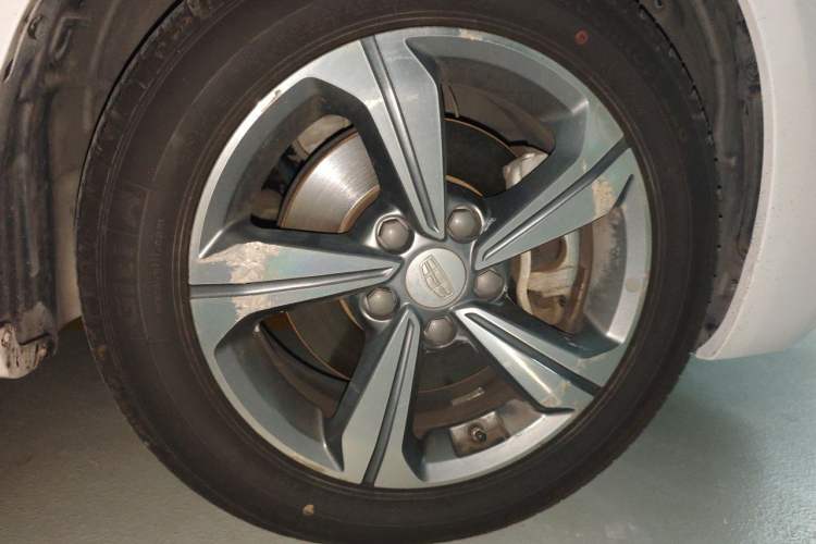 Used Geely Auto Emgrand GL 2019 1.4T CVT Elite Smart Edition Right Front Wheel Hub