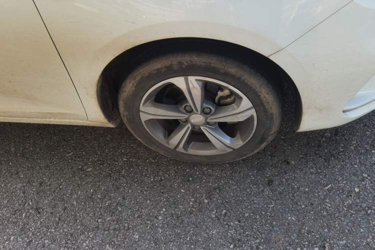 Used Geely Auto Emgrand GL 2019 1.5T DCT Elite Smart Edition Right Front Wheel Hub