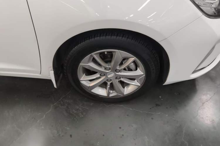 Used Geely Auto Emgrand GL 2019 1.4T CVT Elite Smart Edition Right Front Wheel Hub