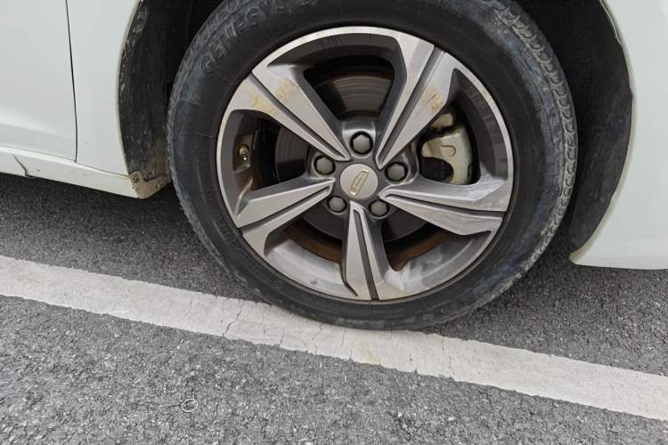 Used Geely Auto Emgrand GL 2019 1.4T CVT Elite Smart Edition Right Front Wheel Hub
