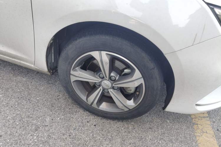Used Geely Auto Emgrand GL 2019 1.4T CVT Elite Smart Edition Right Front Wheel Hub