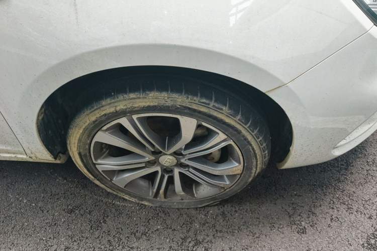 Used Geely Auto Emgrand GL 2019 1.4T CVT Prestige Smart Edition Right Front Wheel Hub