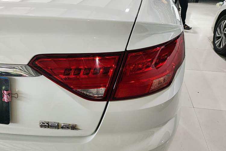 Used Geely Auto Emgrand GL 2019 1.4T CVT Elite Smart Edition Right Rear Taillight