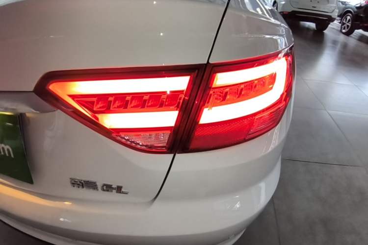 Used Geely Auto Emgrand GL 2019 1.4T CVT Elite Smart Edition Right Rear Taillight