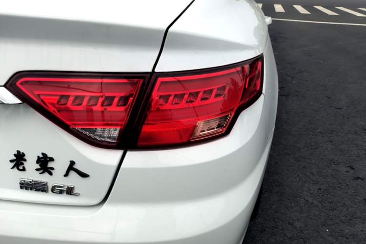 Used Geely Auto Emgrand GL 2019 1.4T CVT Elite Smart Edition Right Rear Taillight