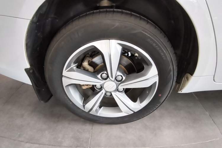 Used Geely Auto Emgrand GL 2019 1.4T CVT Elite Smart Edition Right Rear Wheel Hub