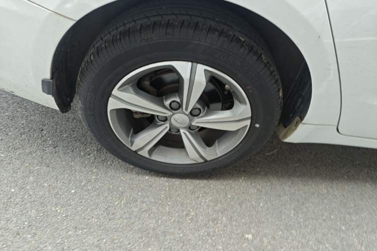 Used Geely Auto Emgrand GL 2019 1.4T CVT Elite Smart Edition Right Rear Wheel Hub