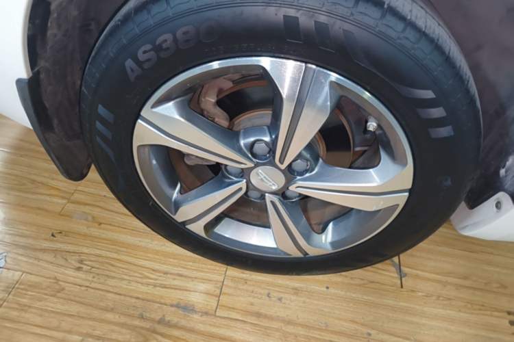 Used Geely Auto Emgrand GL 2019 1.4T CVT Elite Smart Edition Right Rear Wheel Hub