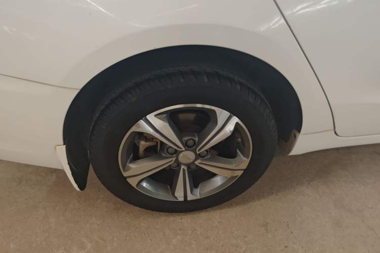 Used Geely Auto Emgrand GL 2019 1.4T CVT Elite Smart Edition Right Rear Wheel Hub