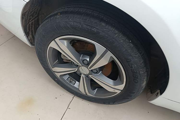 Used Geely Auto Emgrand GL 2019 1.4T CVT Elite Smart Edition Right Rear Wheel Hub
