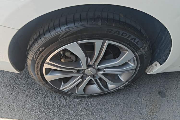 Used Geely Auto Emgrand GL 2019 1.4T CVT Prestige Smart Edition Right Rear Wheel Hub