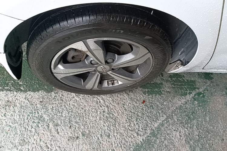 Used Geely Auto Emgrand GL 2019 1.4T CVT Elite Smart Edition Right Rear Wheel Hub
