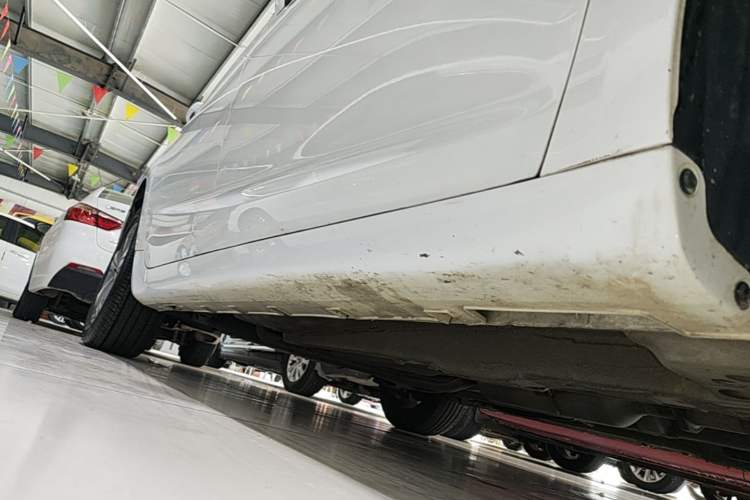 Used Geely Auto Emgrand GL 2019 1.4T CVT Elite Smart Edition Right Side Sill