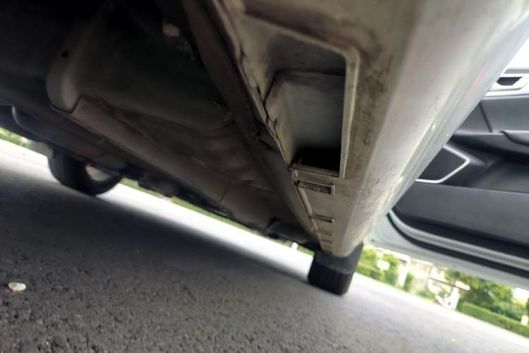 Used Geely Auto Emgrand GL 2019 1.4T CVT Elite Smart Edition Right Side Sill
