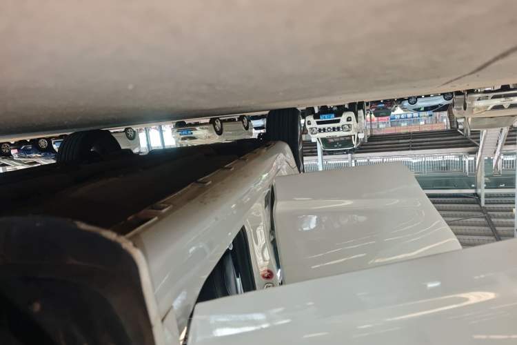 Used Geely Auto Emgrand GL 2019 1.4T CVT Elite Smart Edition Right Side Sill