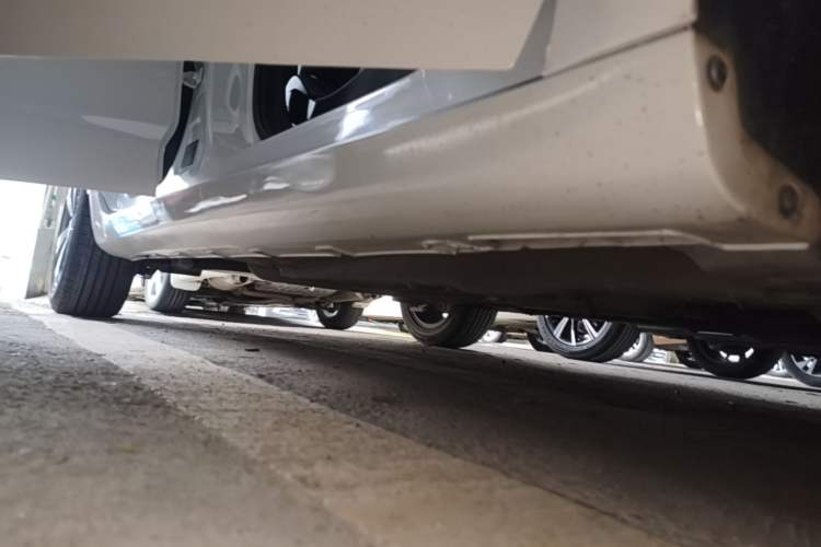 Used Geely Auto Emgrand GL 2019 1.4T Manual Elite Smart Edition Right Side Sill