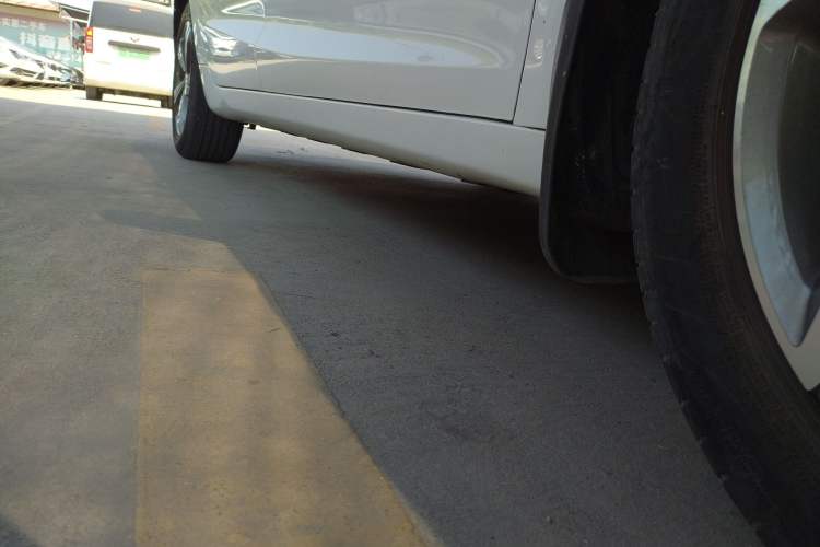 Used Geely Auto Emgrand GL 2019 1.4T Manual Elite Smart Edition Right Side Sill