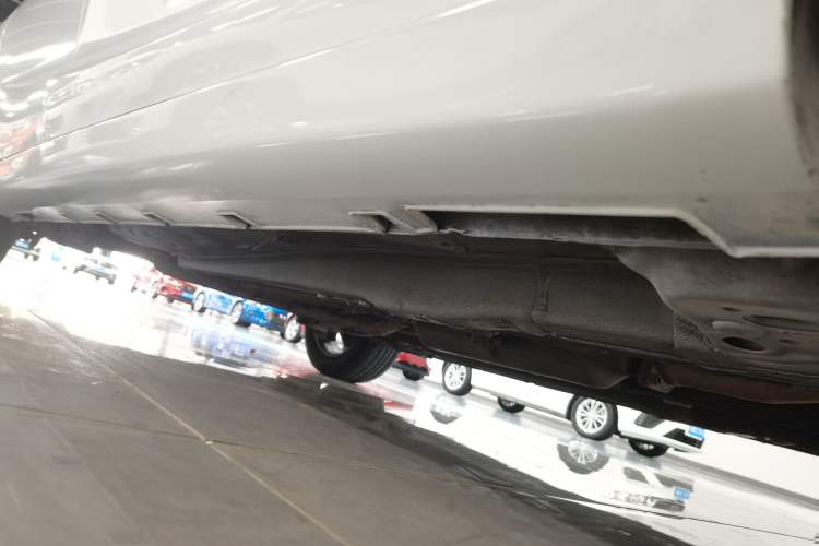 Used Geely Auto Emgrand GL 2019 1.4T CVT Elite Smart Edition Right Side Sill