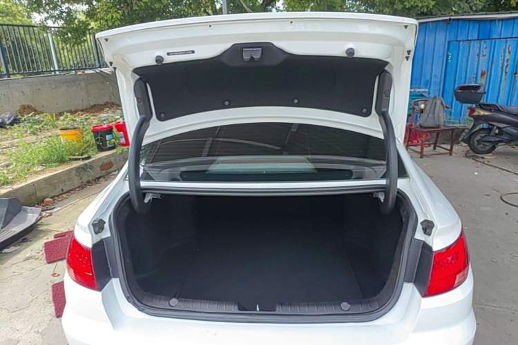 Used Geely Auto Emgrand GL 2019 1.4T CVT Elite Smart Edition Trunk
