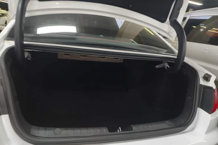 Used Geely Auto Emgrand GL 2019 1.4T CVT Elite Smart Edition Trunk