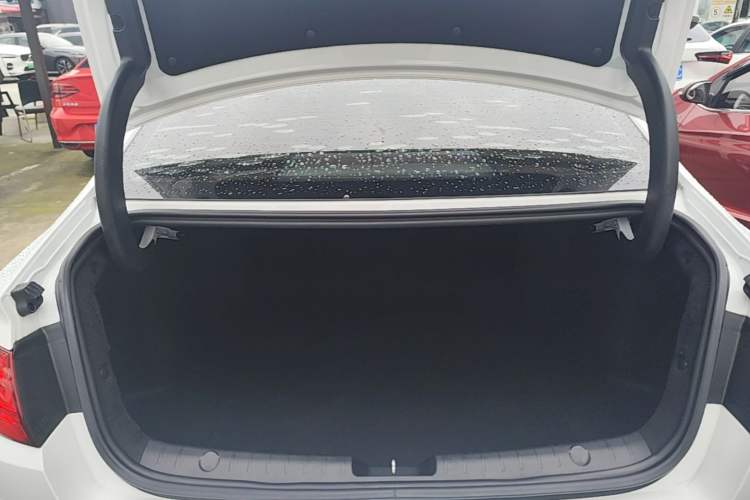 Used Geely Auto Emgrand GL 2019 1.4T CVT Elite Smart Edition Trunk