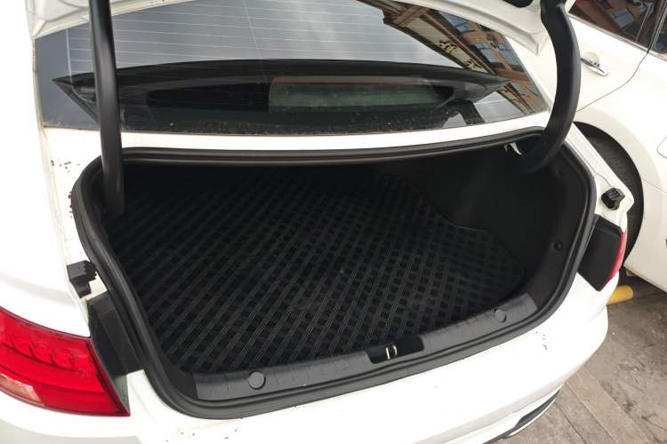 Used Geely Auto Emgrand GL 2019 1.4T CVT Elite Smart Edition Trunk